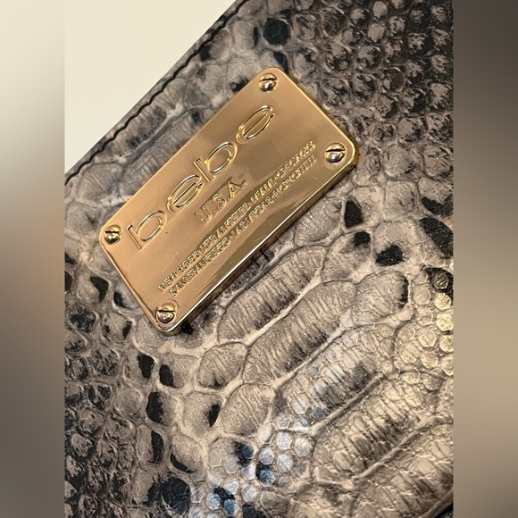 Bebe Lottie Black Snake Print Textured Fx Leather Double Zip Entry Clutch - Picture 12 of 15